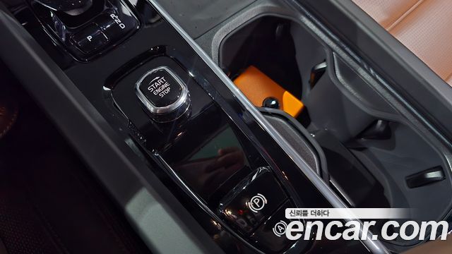Volvo XC60 2025 — photo 28