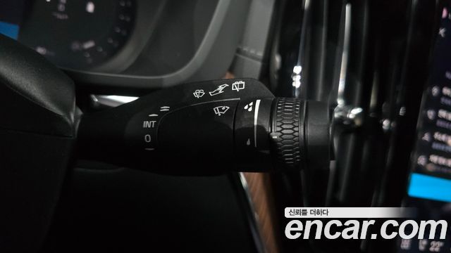 Volvo XC60 2025 — photo 30
