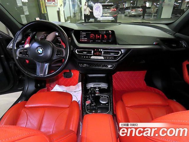 BMW 1-Series 2021 — photo 10