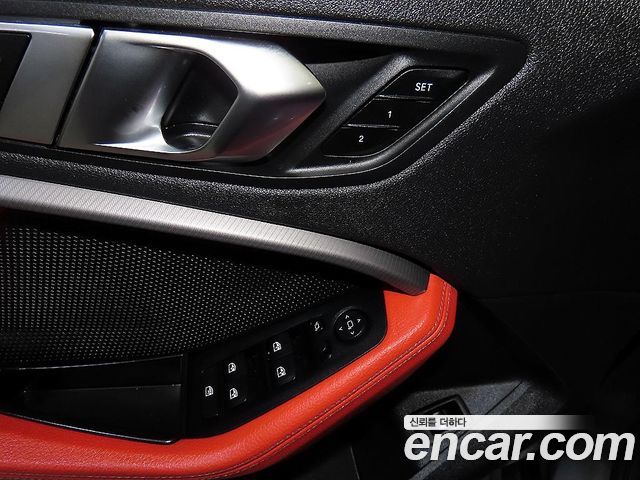 BMW 1-Series 2021 — photo 13