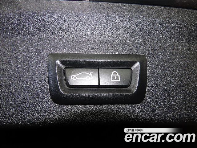 BMW 1-Series 2021 — photo 14