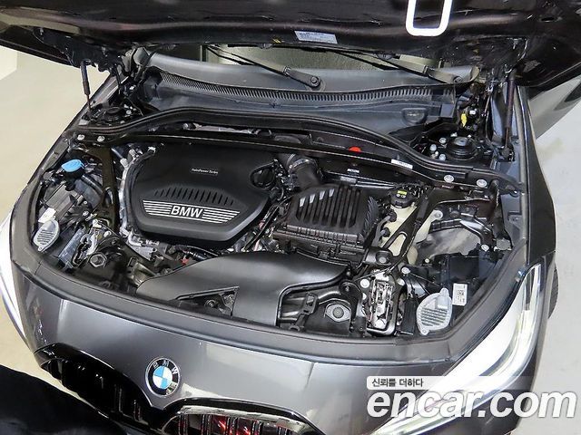 BMW 1-Series 2021 — photo 19