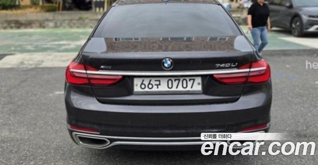 BMW 7-Series 2016 — photo 2
