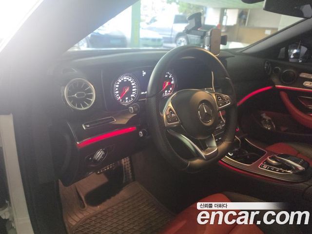 Mercedes-Benz E-Class 2018 — photo 8