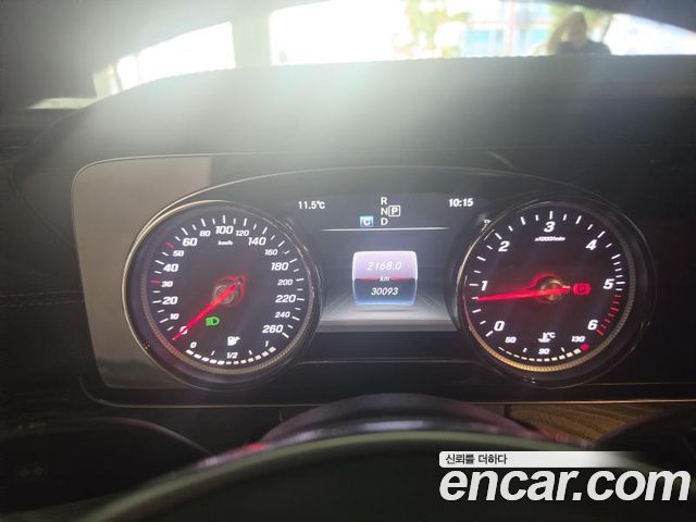 Mercedes-Benz E-Class 2018 — photo 9