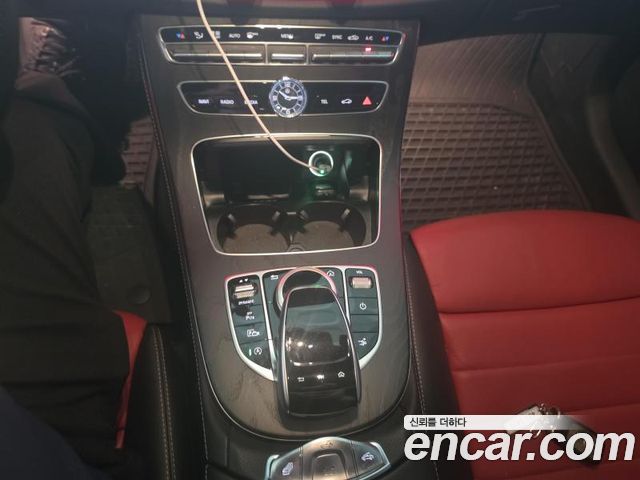 Mercedes-Benz E-Class 2018 — photo 12