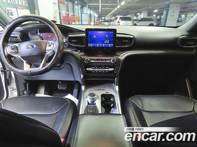 Ford Explorer 2020 — photo 10