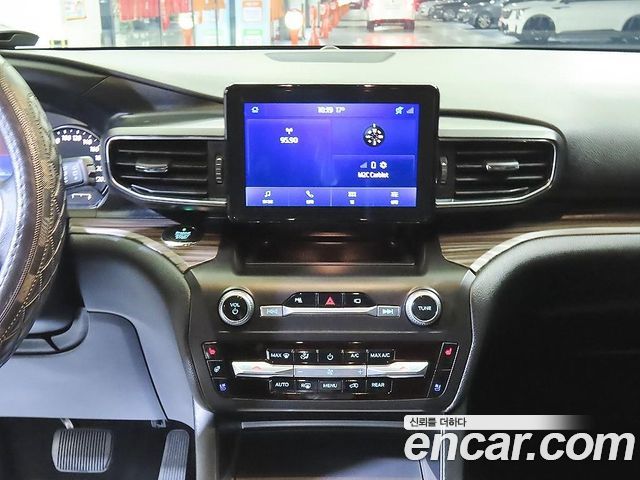 Ford Explorer 2020 — photo 11