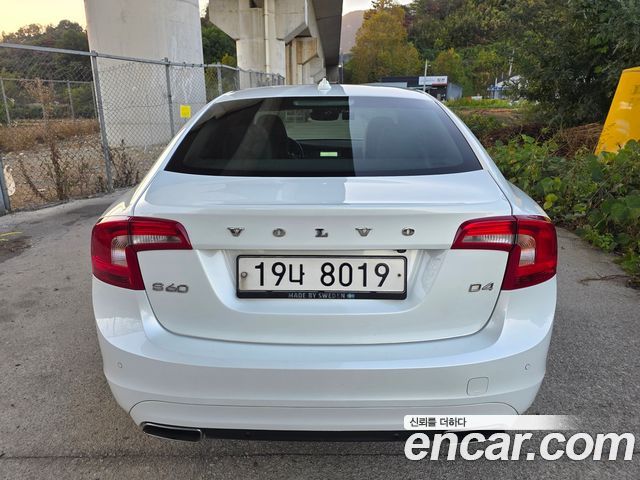 Volvo S60 2017 — photo 4