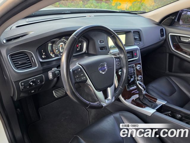 Volvo S60 2017 — photo 8