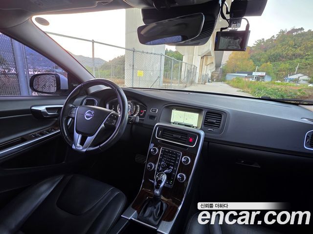 Volvo S60 2017 — photo 9