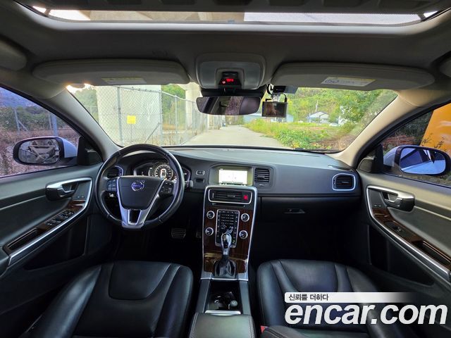 Volvo S60 2017 — photo 10
