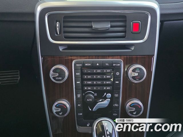 Volvo S60 2017 — photo 14