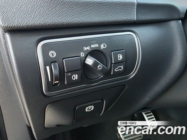 Volvo S60 2017 — photo 16