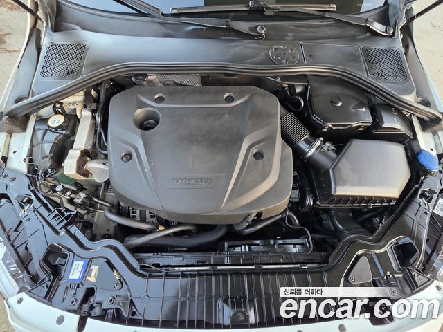 Volvo S60 2017 — photo 20