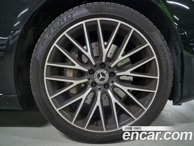 Mercedes-Benz S-Class 2023 — photo 6