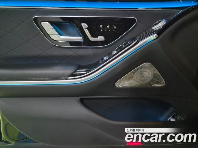 Mercedes-Benz S-Class 2023 — photo 16