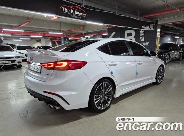 Hyundai AVANTE 2018 — photo 3