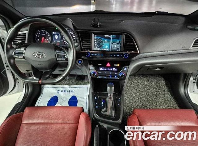 Hyundai AVANTE 2018 — photo 5