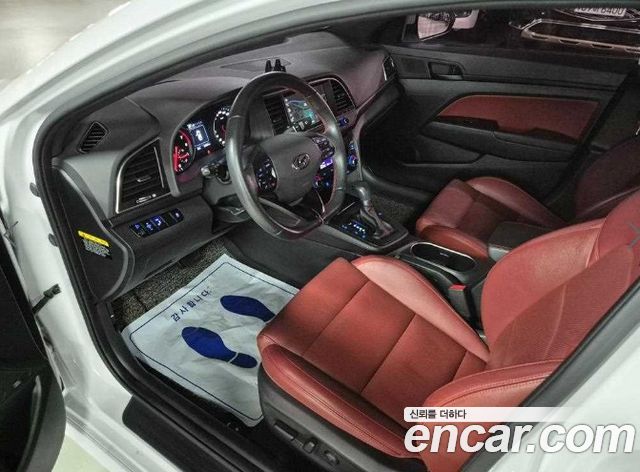 Hyundai AVANTE 2018 — photo 6