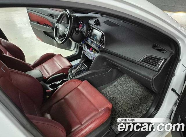 Hyundai AVANTE 2018 — photo 7