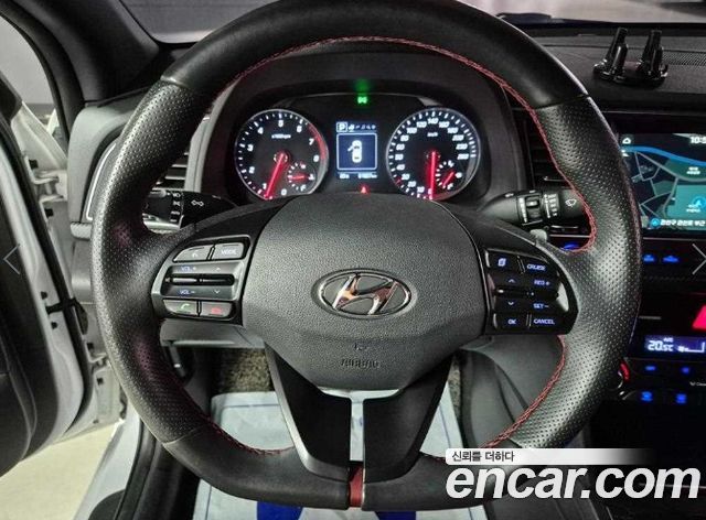 Hyundai AVANTE 2018 — photo 9