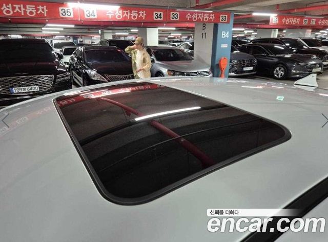 Hyundai AVANTE 2018 — photo 11