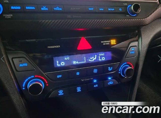 Hyundai AVANTE 2018 — photo 15