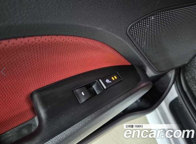 Hyundai AVANTE 2018 — photo 18