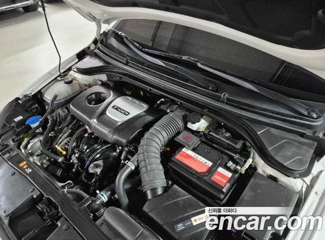 Hyundai AVANTE 2018 — photo 20