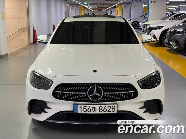 Mercedes-Benz E-Class 2023 — photo 1