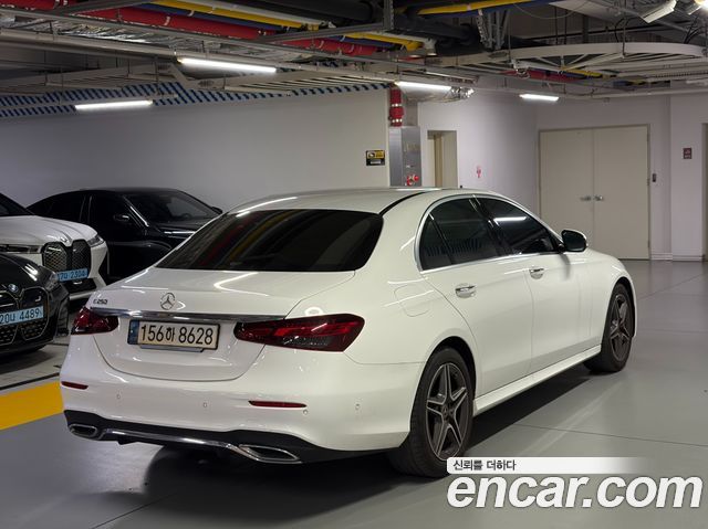 Mercedes-Benz E-Class 2023 — photo 5