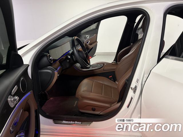 Mercedes-Benz E-Class 2023 — photo 7
