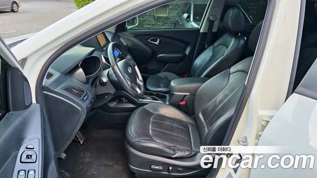 Hyundai Tucson 2011 — photo 8