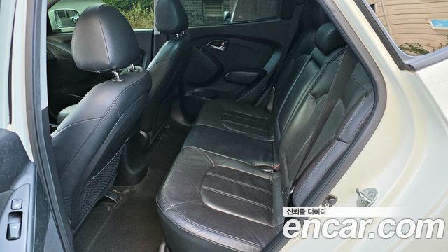 Hyundai Tucson 2011 — photo 9