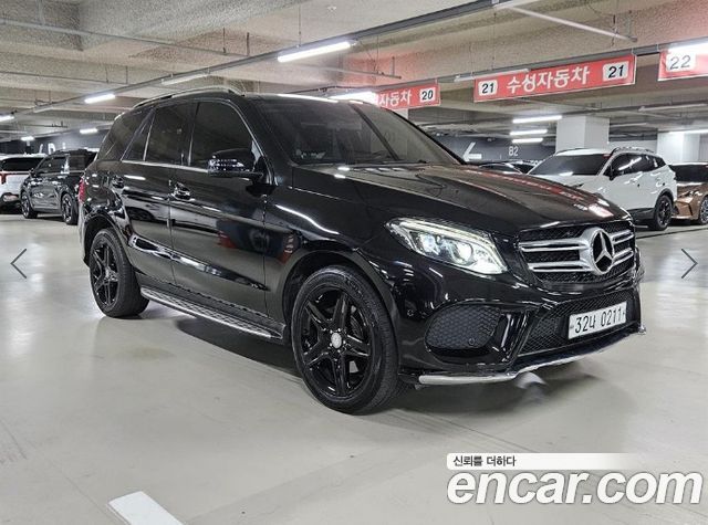 Mercedes-Benz GLE-Class 2017 — photo 2