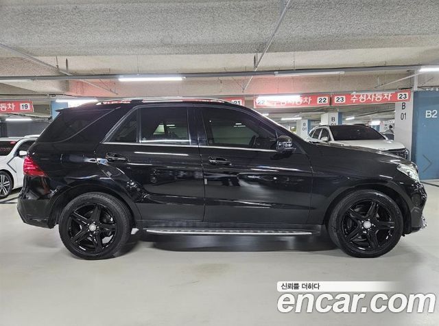 Mercedes-Benz GLE-Class 2017 — photo 3