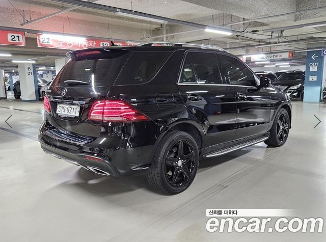 Mercedes-Benz GLE-Class 2017 — photo 4