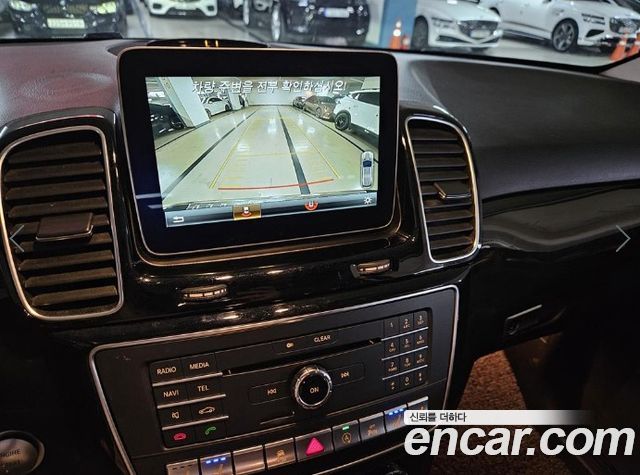 Mercedes-Benz GLE-Class 2017 — photo 9