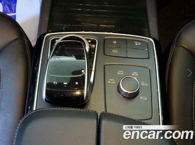 Mercedes-Benz GLE-Class 2017 — photo 13