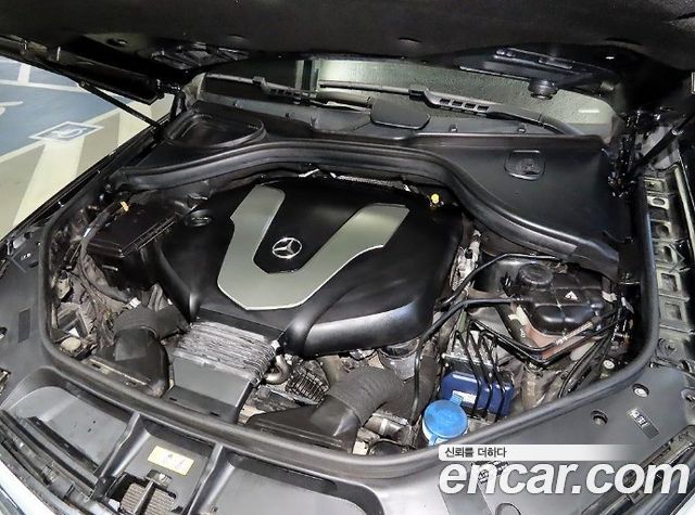 Mercedes-Benz GLE-Class 2017 — photo 19