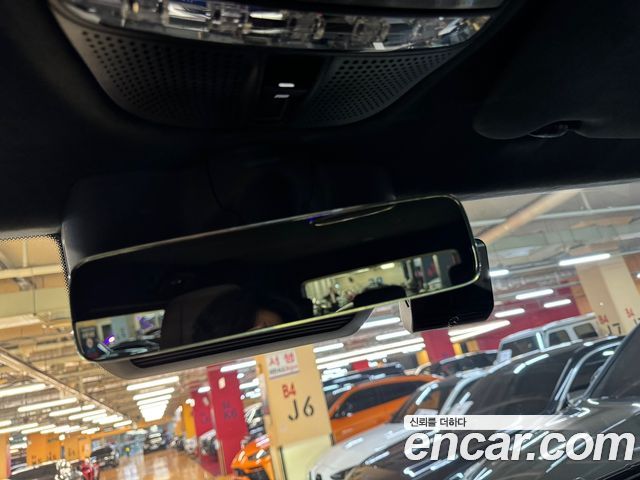 Mercedes-Benz G-Class 2025 — photo 13