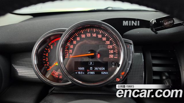 Mini Cooper 2020 — photo 11
