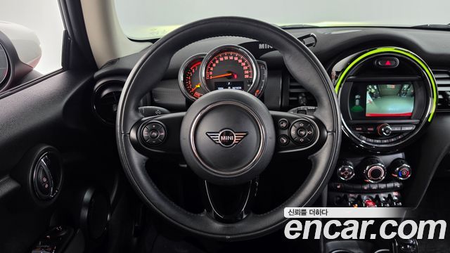 Mini Cooper 2020 — photo 19