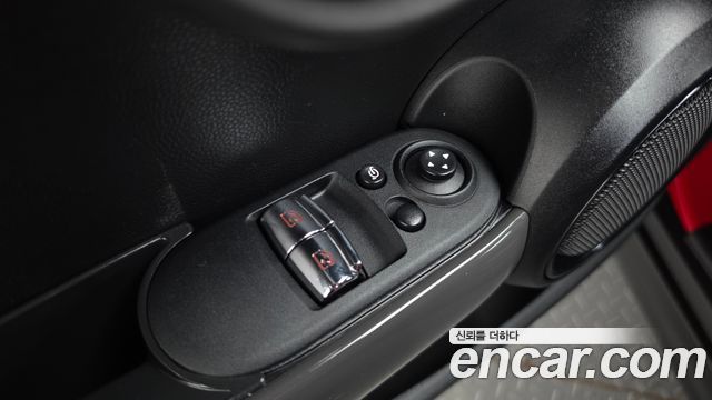 Mini Cooper 2020 — photo 23