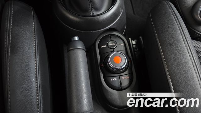 Mini Cooper 2020 — photo 24