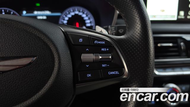 Genesis G70 2019 — photo 22