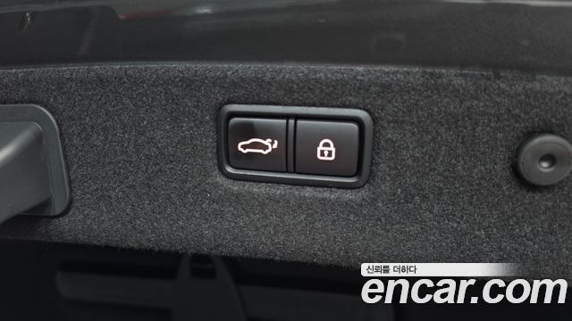 Genesis G70 2019 — photo 23