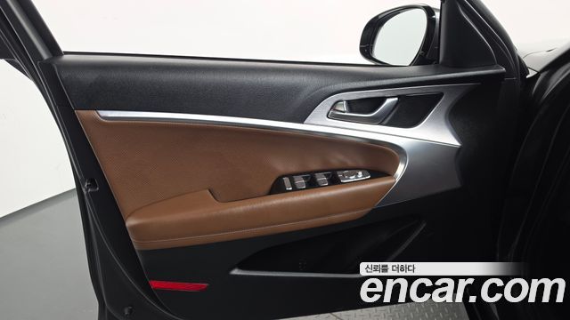 Genesis G70 2019 — photo 14