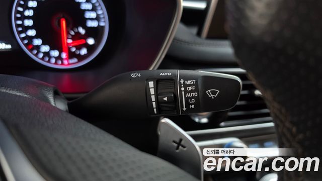 Genesis G70 2019 — photo 27
